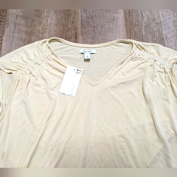 Nine West Light Yellow Top Cinched Shoulders - Picture 4 of 7
